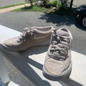 Nike beige sneakers